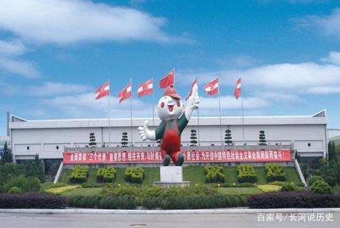中国前首富取消美国绿卡,关闭美国工厂,承诺永不移民永不上市